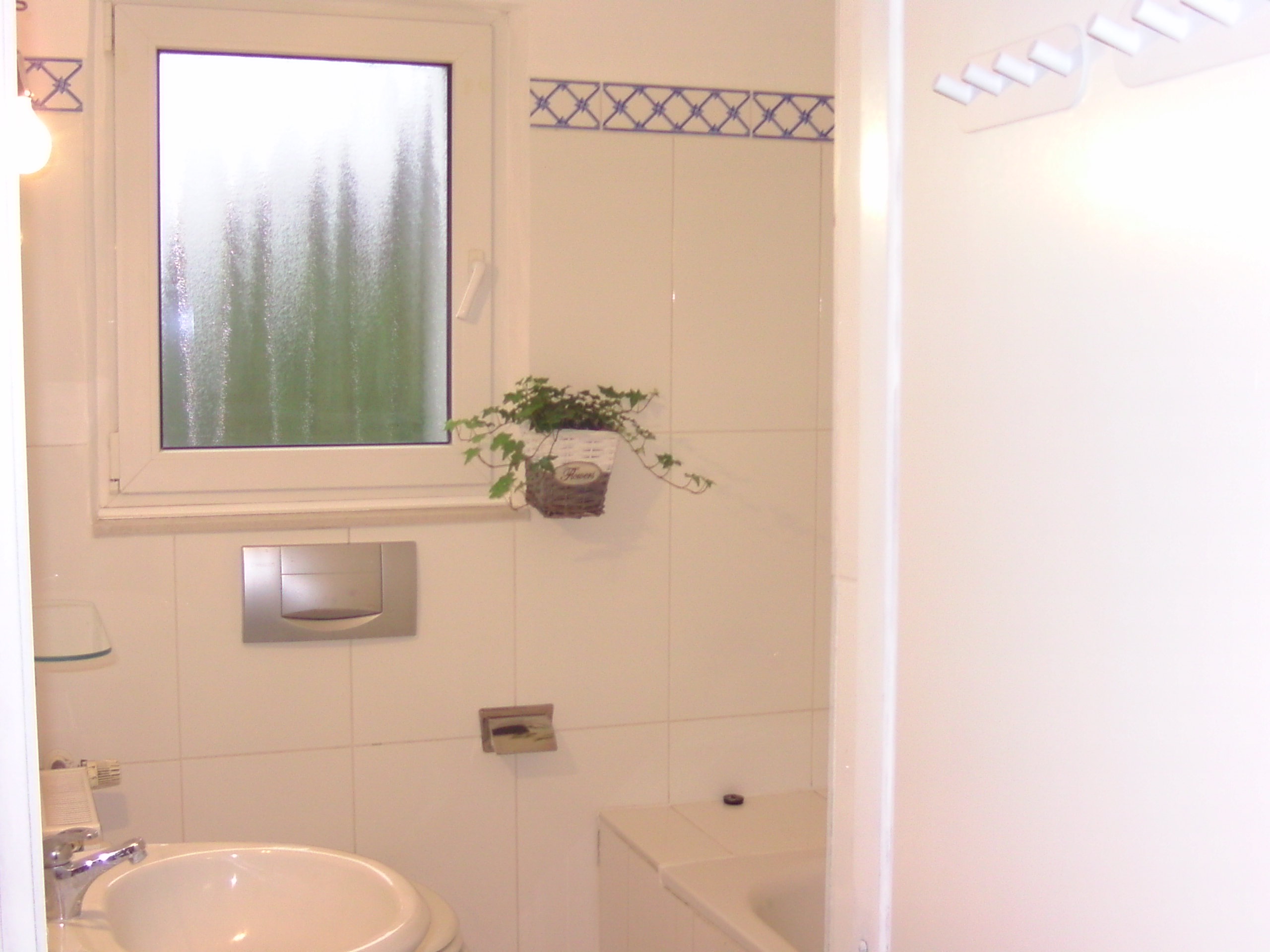 Fensterbad mit Wanne