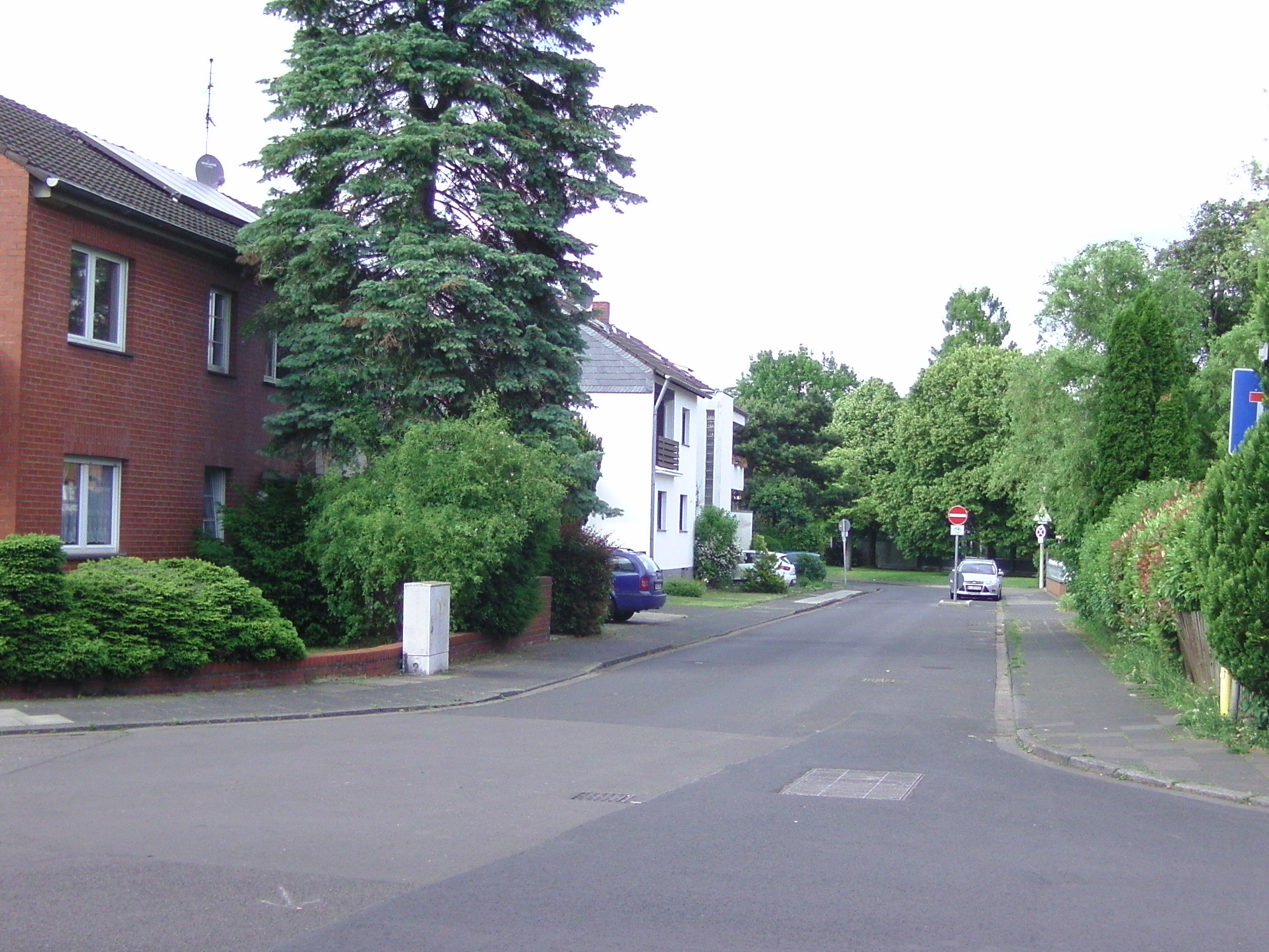Außenansicht-ruhige Anwohnerstraße